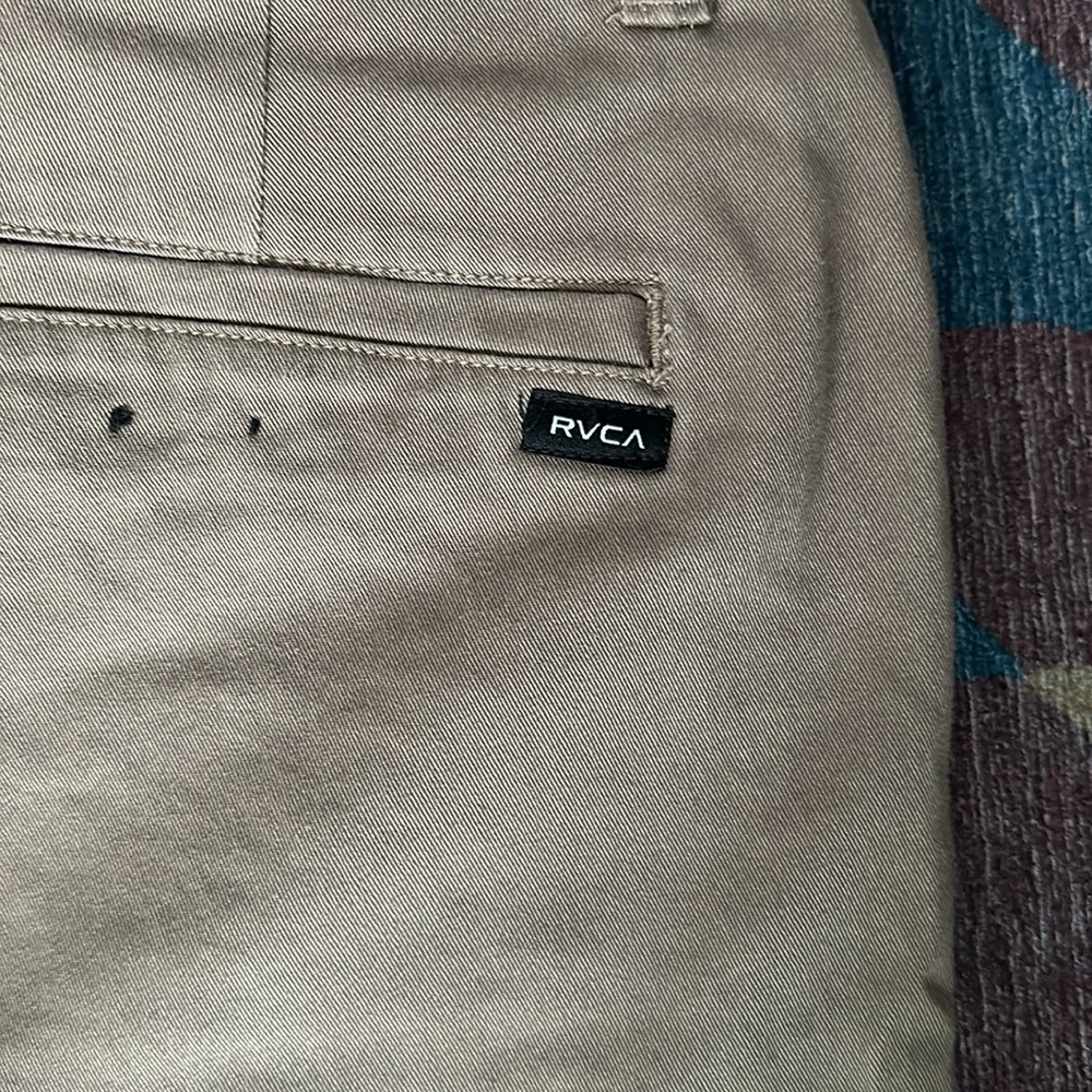 Men’s RVCA Shorts - Picture 4 of 5